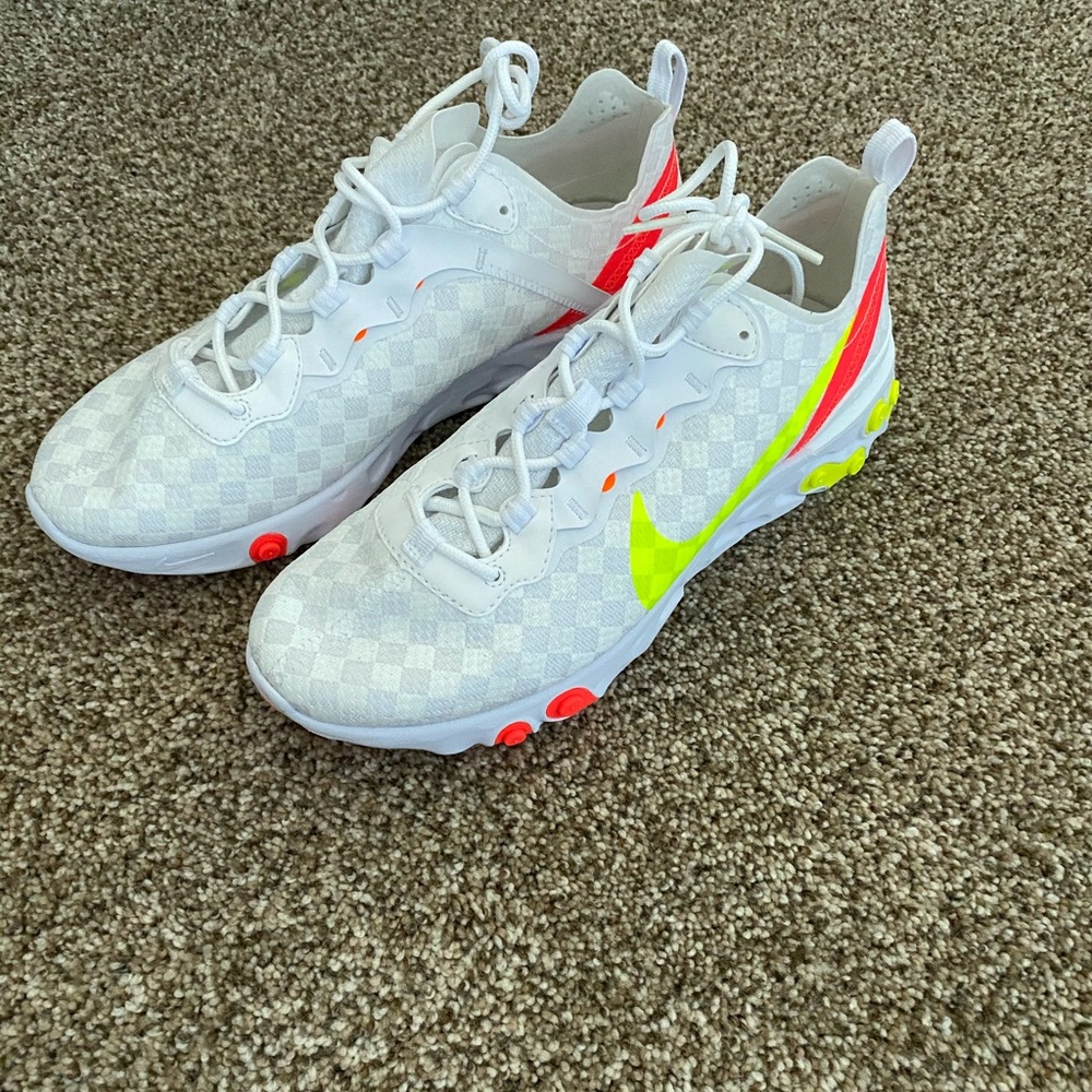 Nike element 55